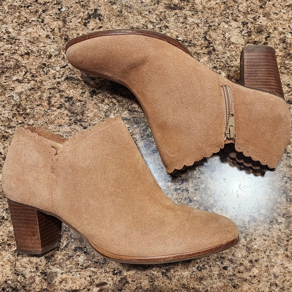 JACK ROGERS "Marianne" Suede Stacked Heel Ankle Booties - Tan - Size 8 - Picture 3 of 8